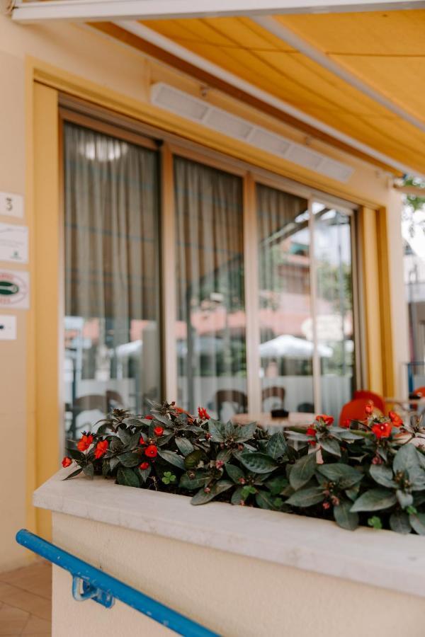 Hotel Edward Bellaria-Igea Marina Exterior foto