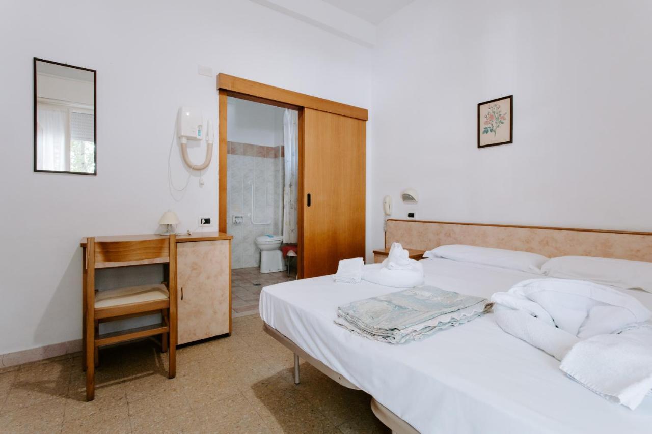 Hotel Edward Bellaria-Igea Marina Exterior foto